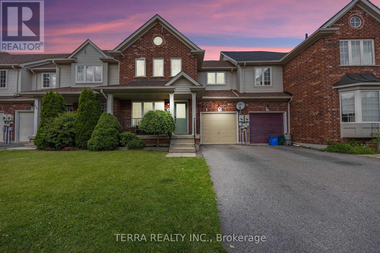 114 Thrushwood Dr, Barrie, ON L4N 0Z1