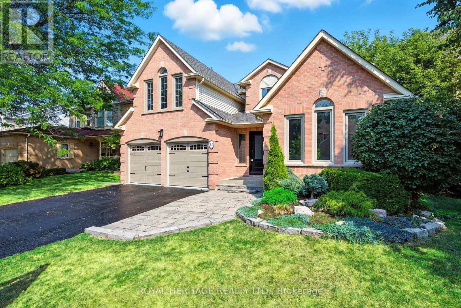 14 Balsdon Cres, Whitby, ON L1P 1L5
