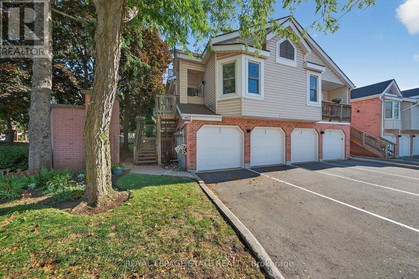 301 1210 Thorpe Rd, Burlington, ON L7S 2G8