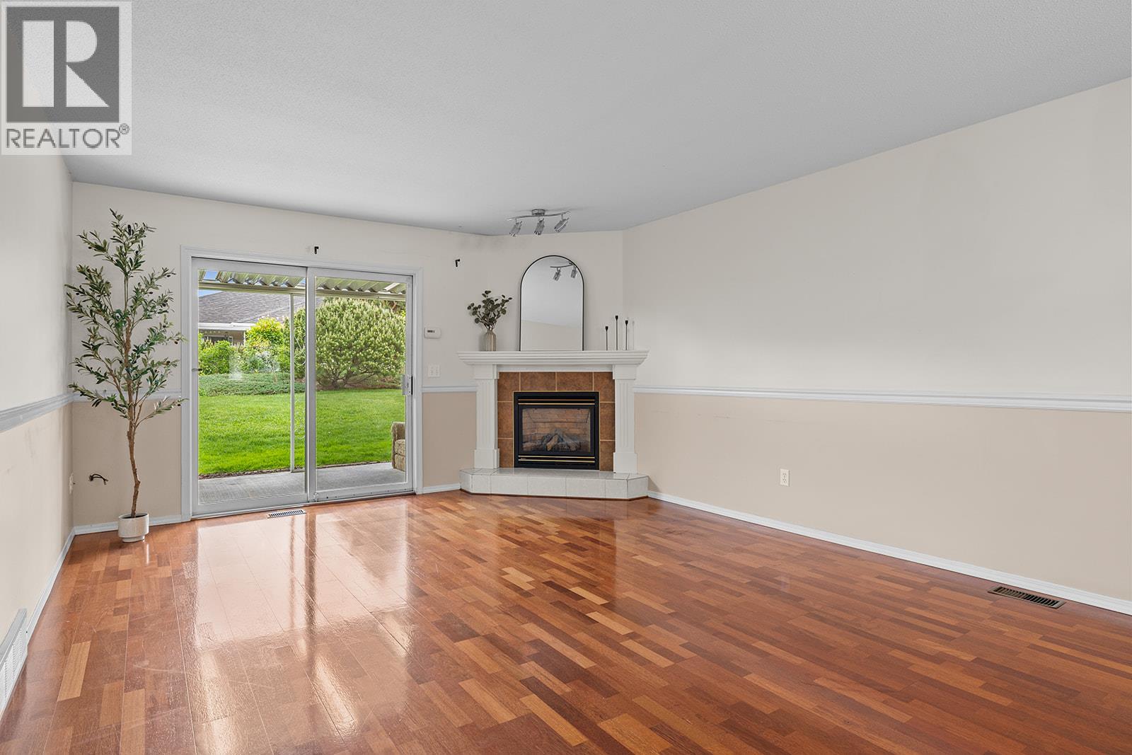 1874 Parkview Crescent Unit 7, Kelowna, BC V1X 7G6