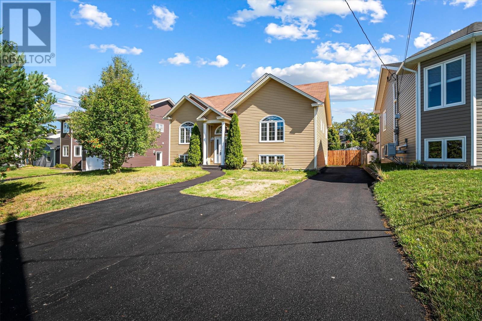 10 Butlers Rd N, Conception Bay South, NL A1X 7K4
