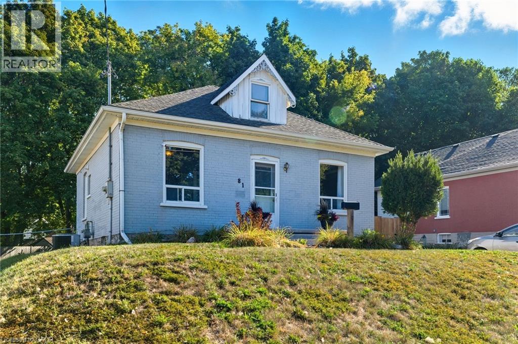 81 Beech Ave, Cambridge, ON N3C 1X6