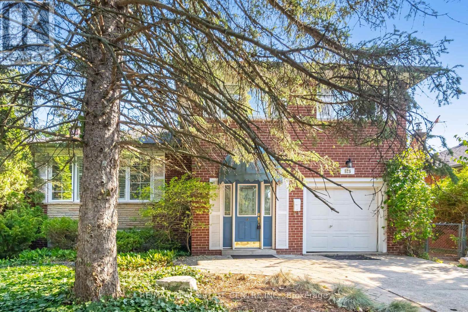 525 Swann Dr, Oakville, ON L6L 3W9