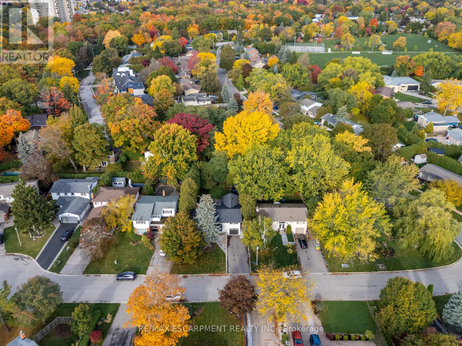 1220 Lambeth Rd, Oakville, ON L6H 2C8