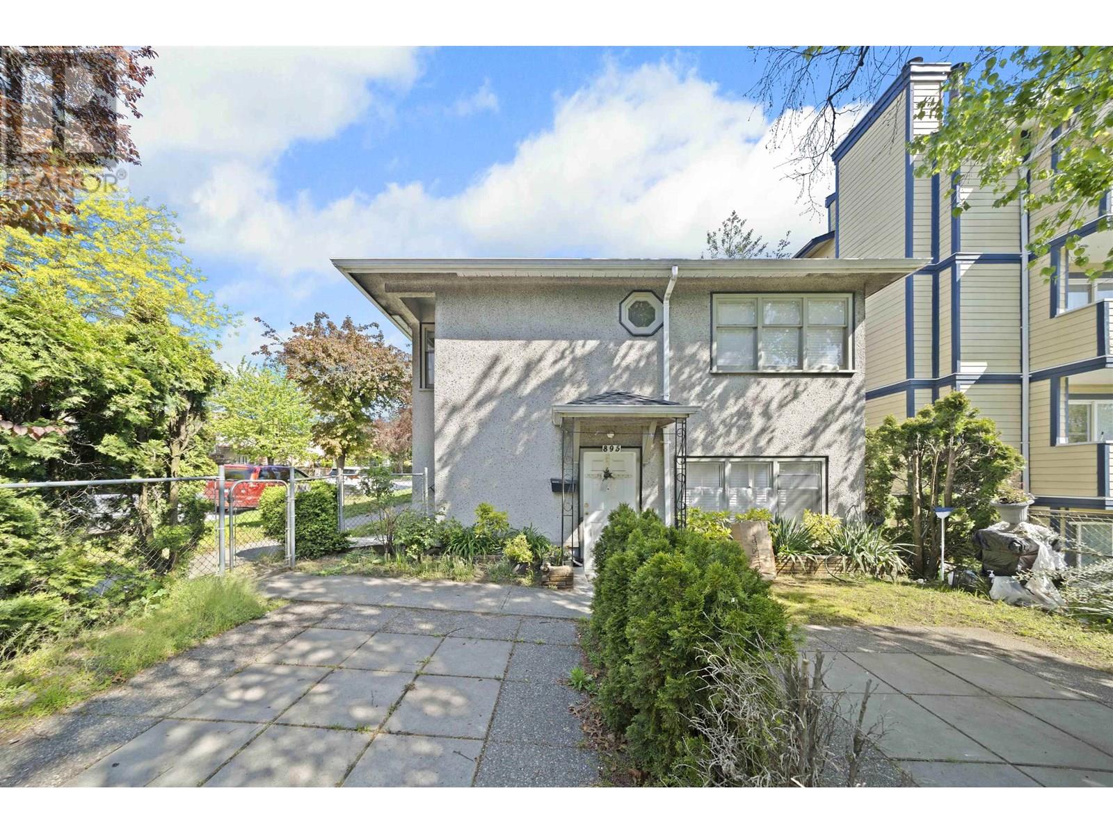 8594 Fremlin St, Vancouver, BC V6P 3X2
