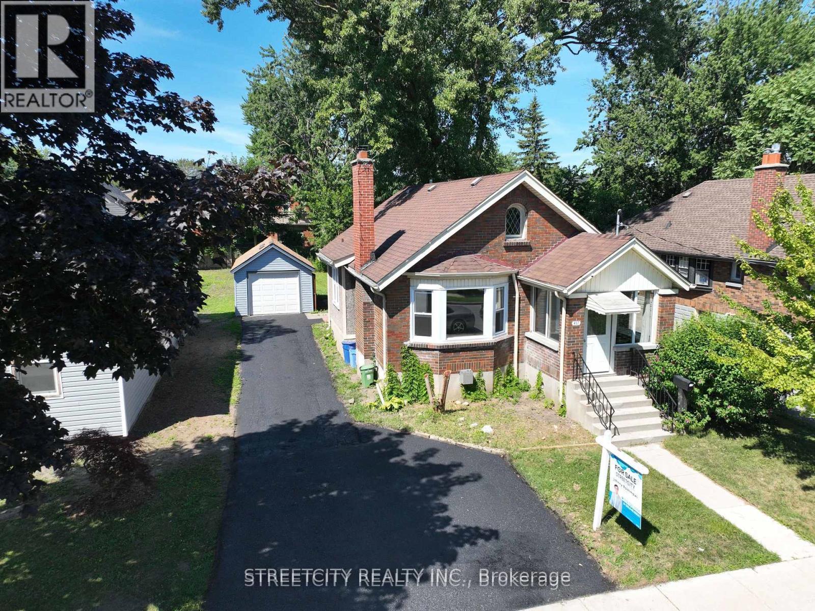 437 Charlotte St, London, ON N5W 4A5