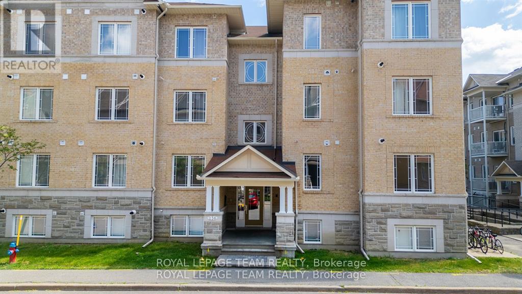 4 236 Paseo Private, Ottawa, ON K2G 3J5