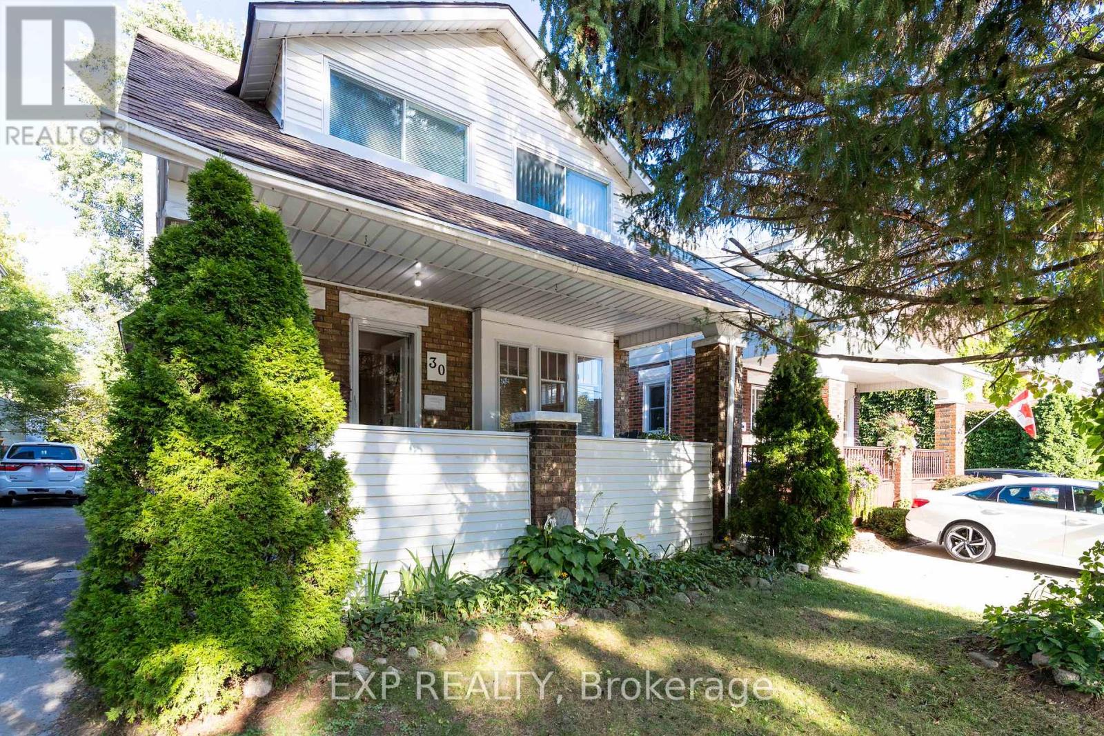 30 Troy St, Kitchener, ON N2H 1L8