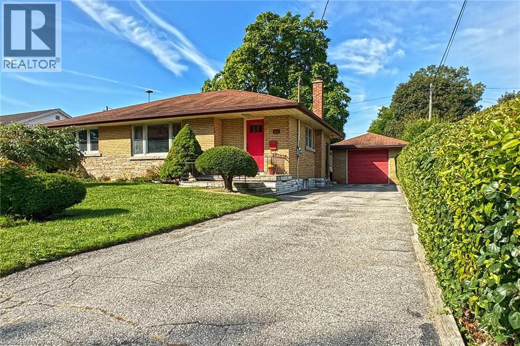 44 Mcdonald Ave, Cambridge, ON N1R 4J1