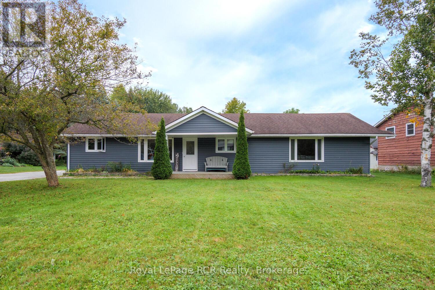 525 Augusta St, Saugeen Shores, ON N0H 2L0