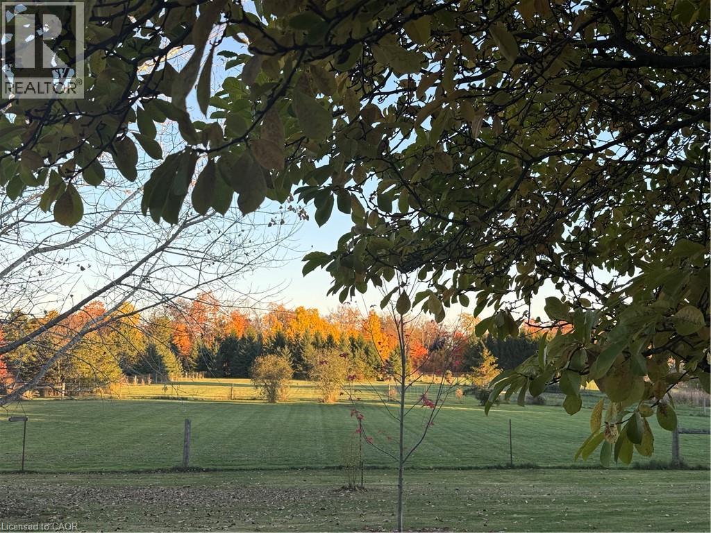 120 Pauline Johnson Rd, Brant, ON N3W 2G9