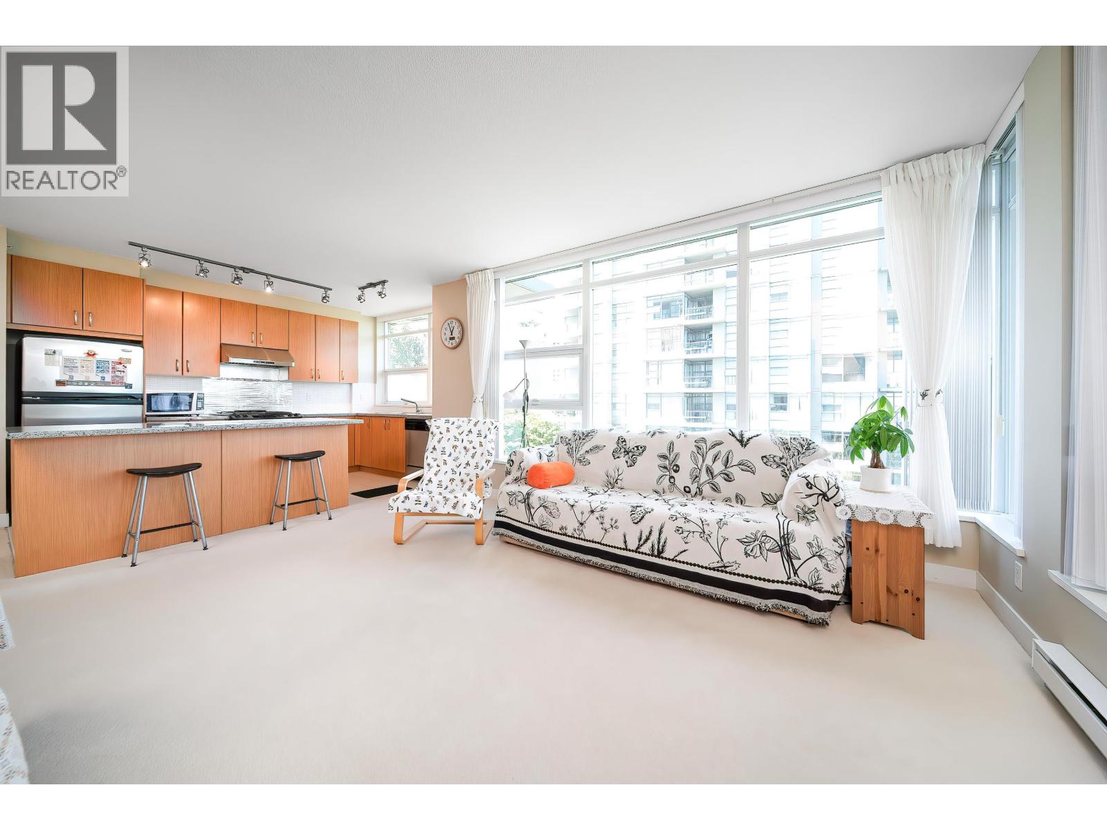 9222 University Crescent Unit 701, Burnaby, BC V5A 0A6