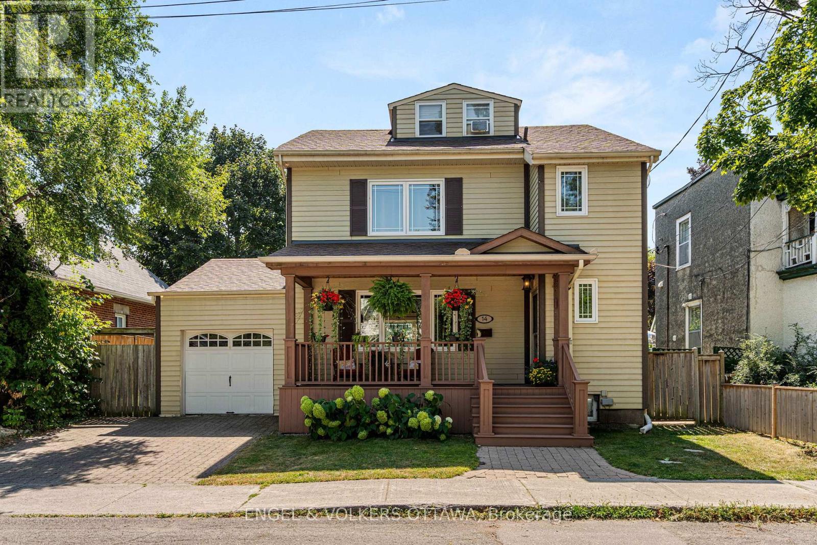 14 Cameron Ave, Ottawa, ON K1S 0W7