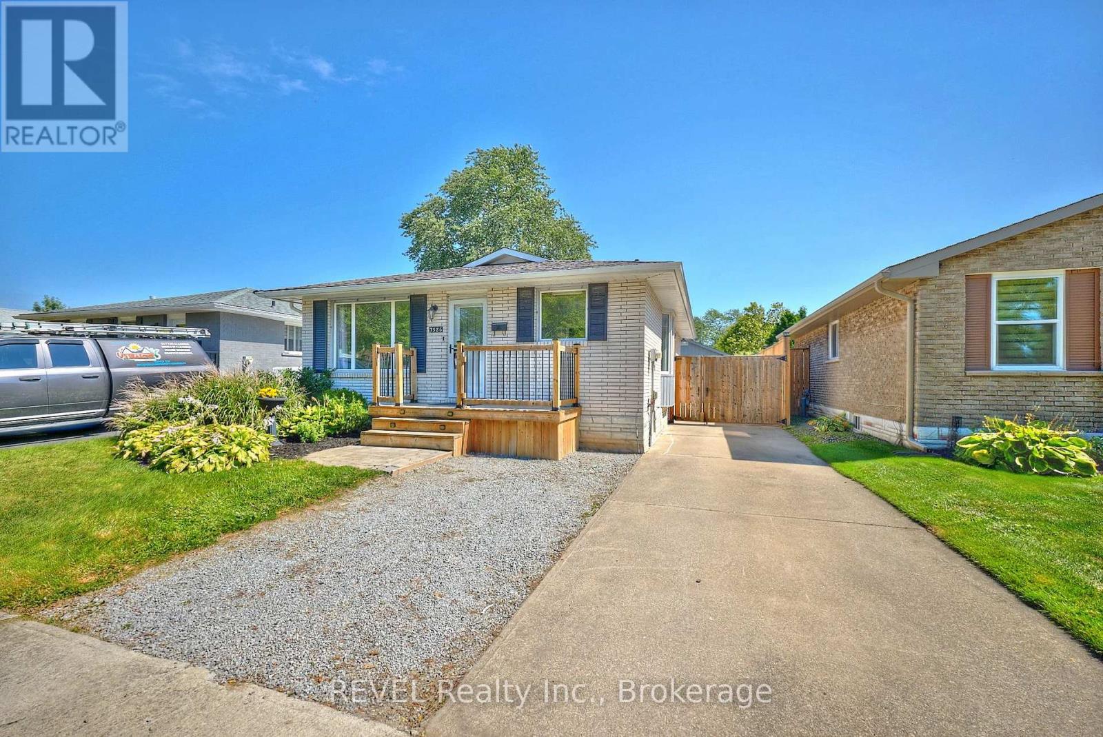 7386 Sunhaven Dr, Niagara Falls, ON L2G 7E2