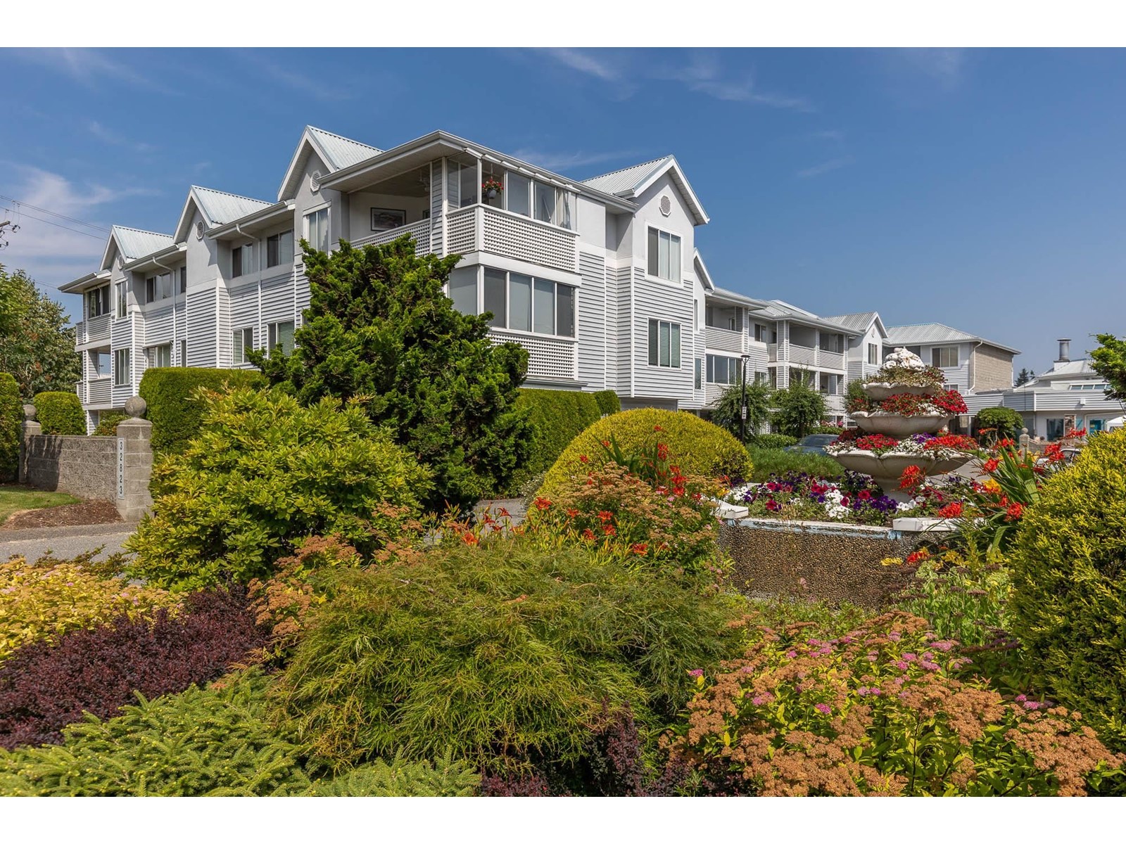32823 Landeau Place Unit 307, Abbotsford, BC V2S 6S6