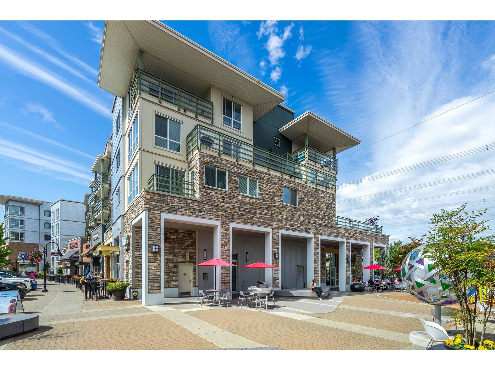 15775 Croydon Drive Unit 302, Surrey, BC V3Z 2L6