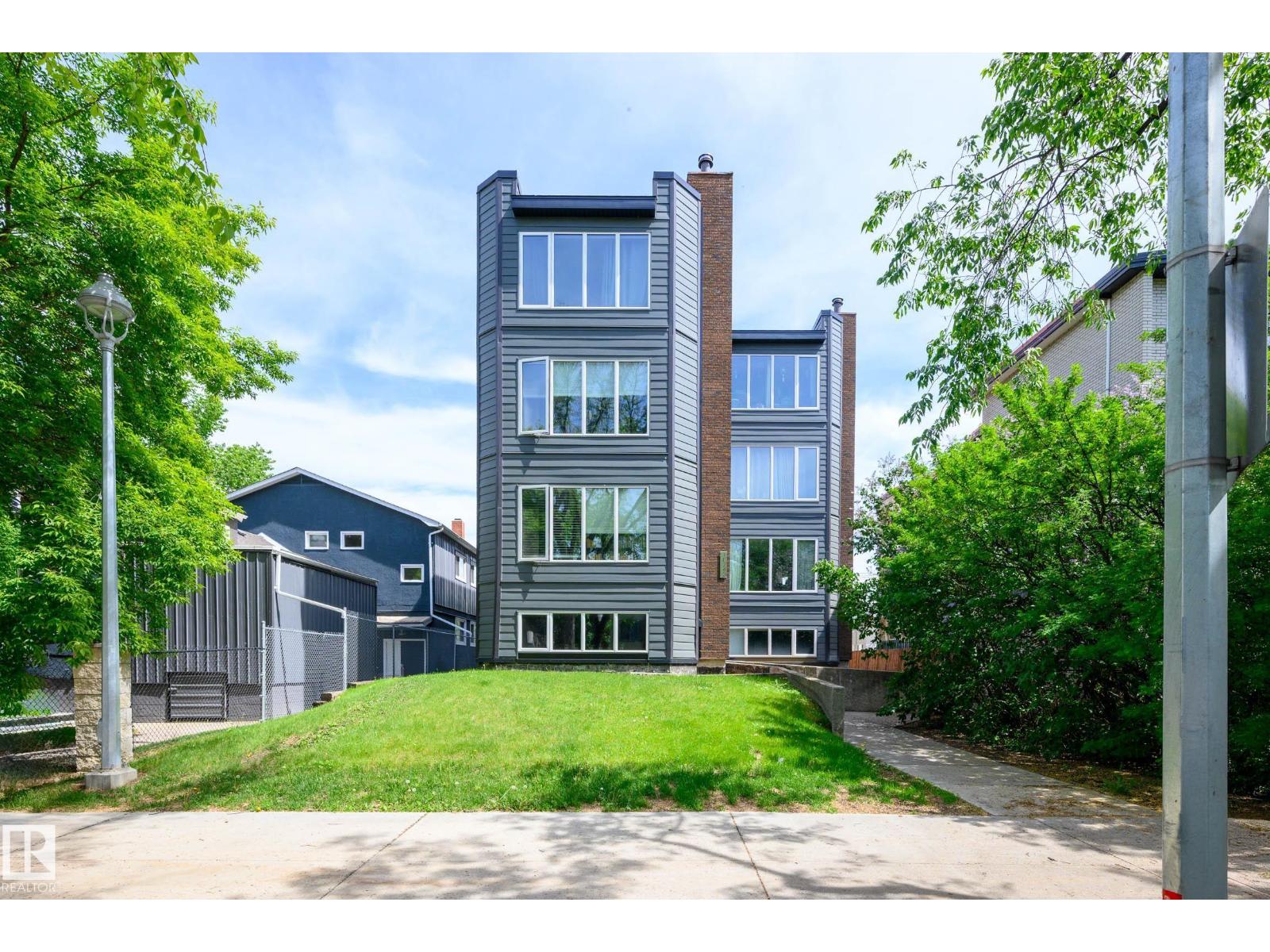 10743 107 Street Northwest #201, Edmonton, AB T5H 2Y9