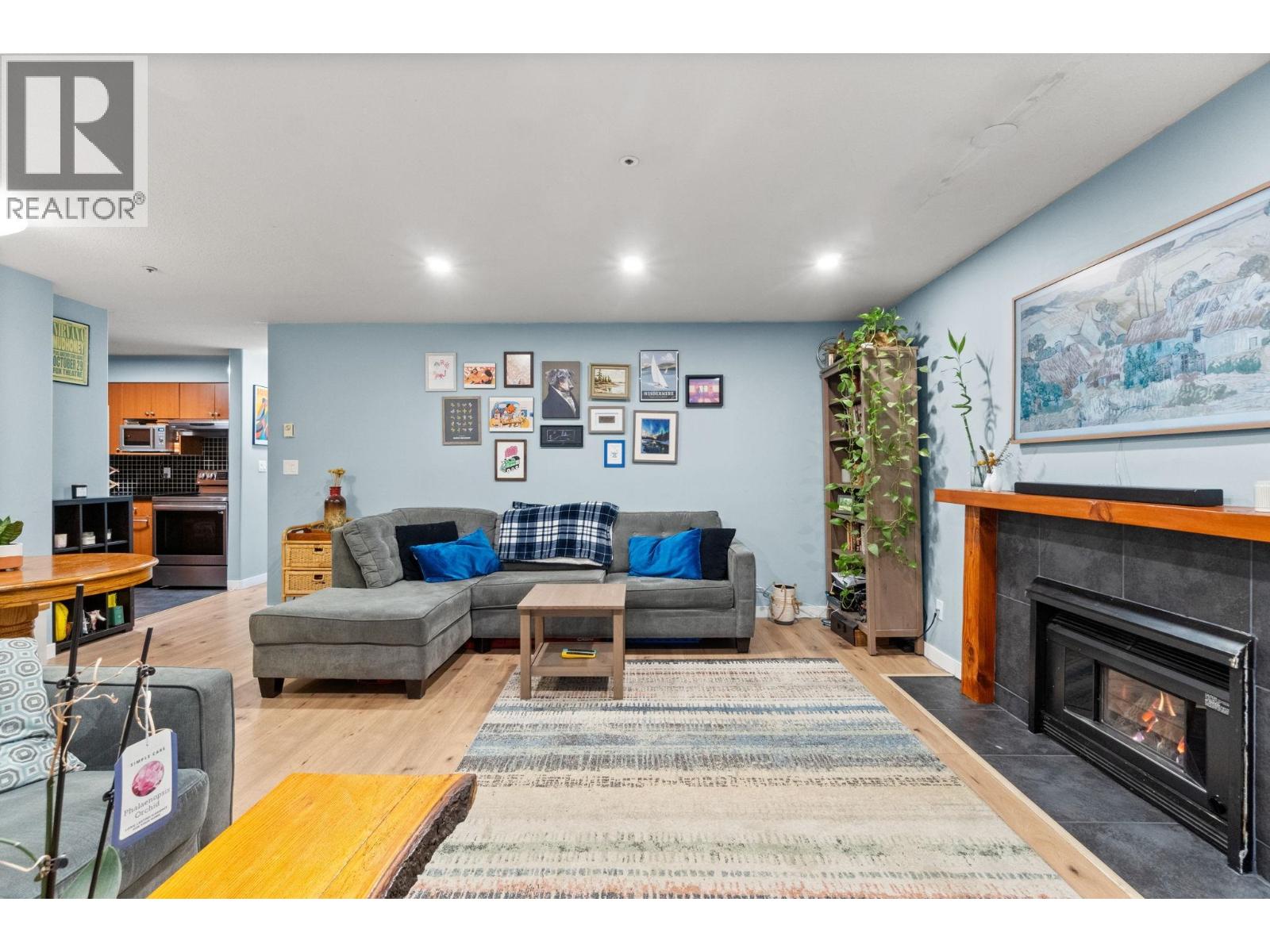 1689 E 4th Avenue Unit 102, Vancouver, BC V5N 1J7