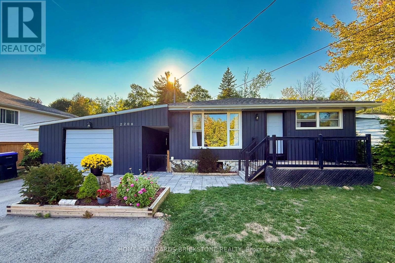2208 Willard Ave, Innisfil, ON L9S 2C1