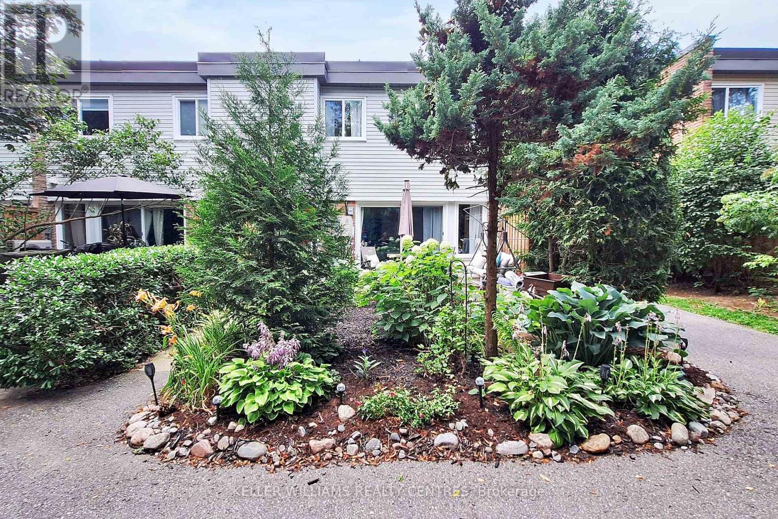 85 237 Milestone Cres, Aurora, ON L4G 3M2