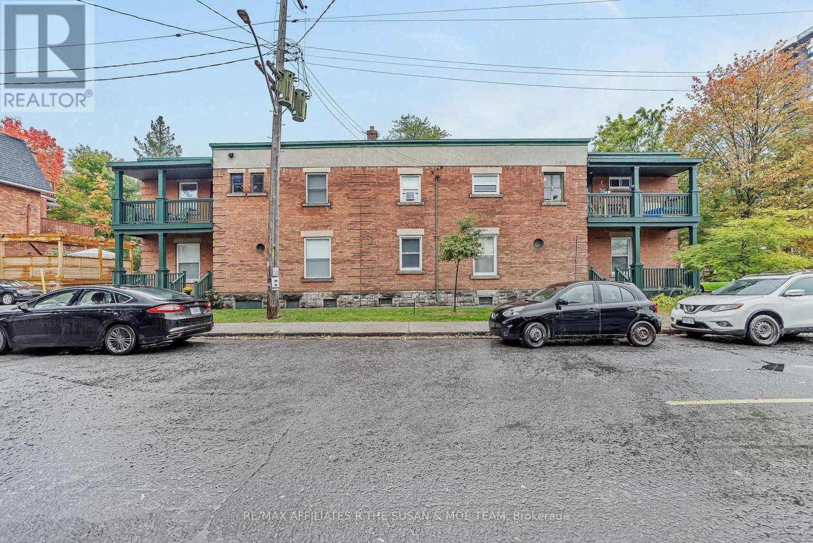 196-194 Augusta St, Ottawa, ON K1N 8C3