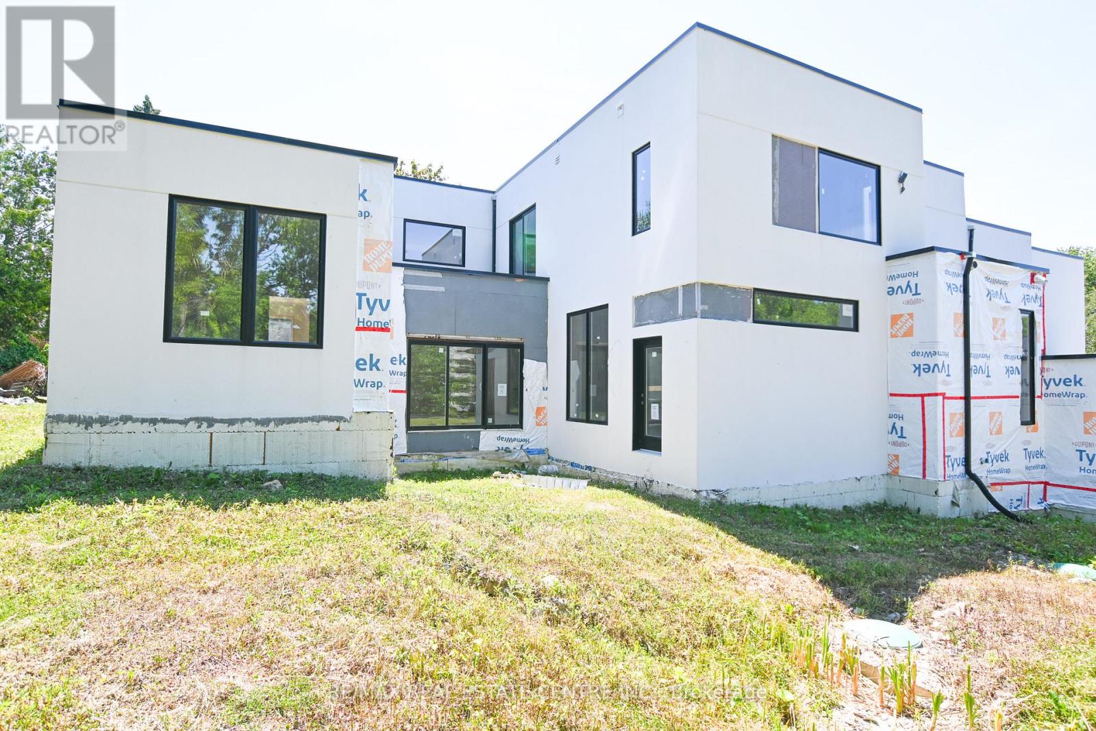 1778 Central St, Pickering, ON L1Y 1B4