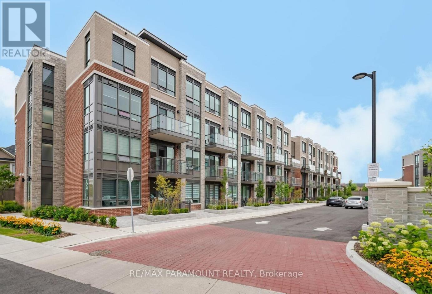 330 85 Attmar Dr, Brampton, ON L6P 0Y6