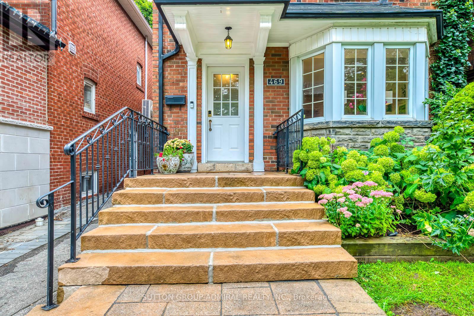 469 St Clements Ave, Toronto, ON M5N 1M2