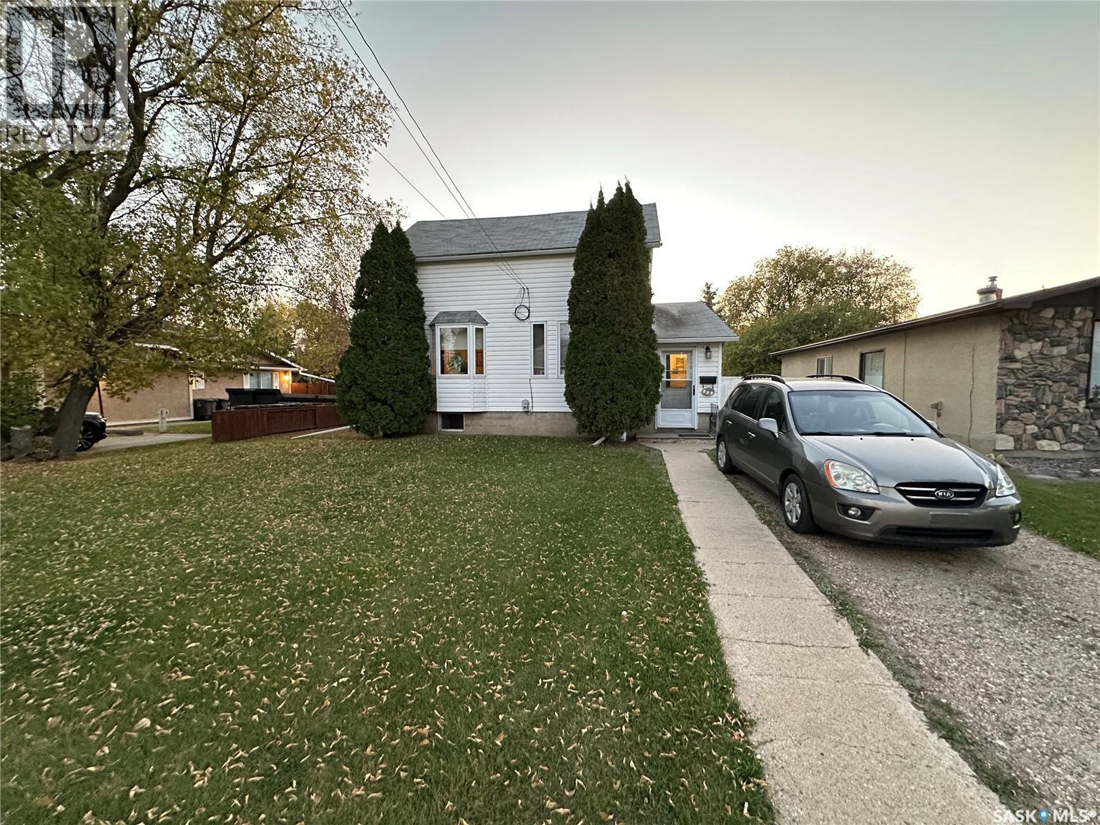 408 5 Avenue, Rosthern, SK S0K 3R0