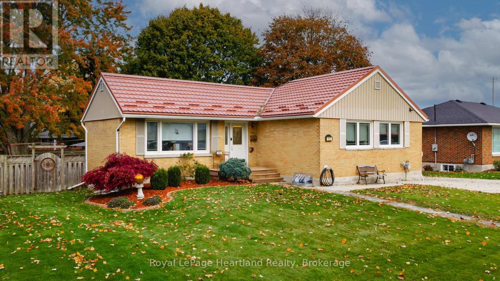 202 St David St, West Perth, ON N0K 1N0