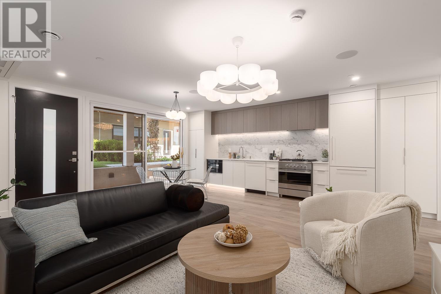 1143 W 33rd Ave, Vancouver, BC V6M 1A3