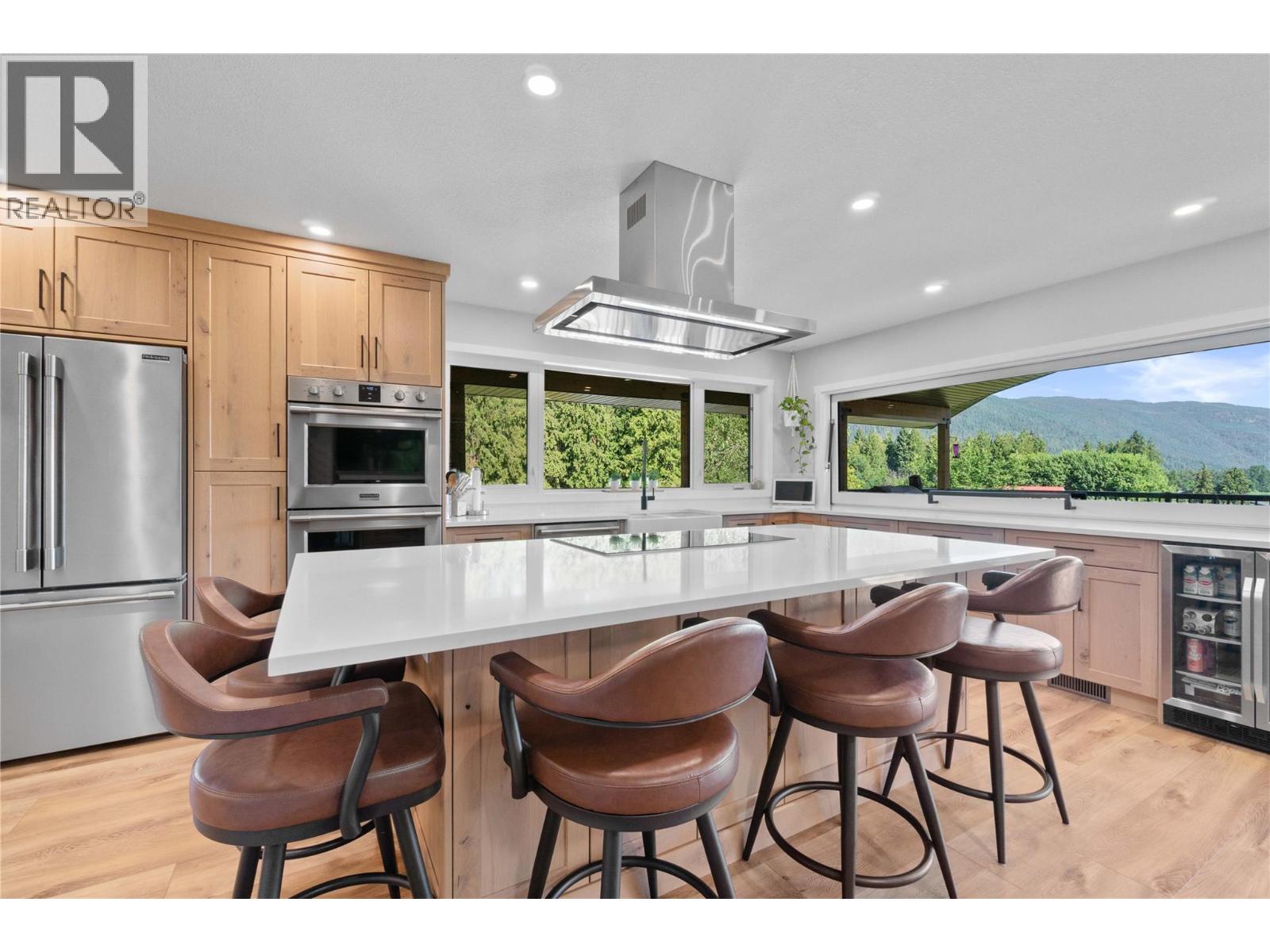 22 Parsons Rd, Mara, BC V0E 2K0