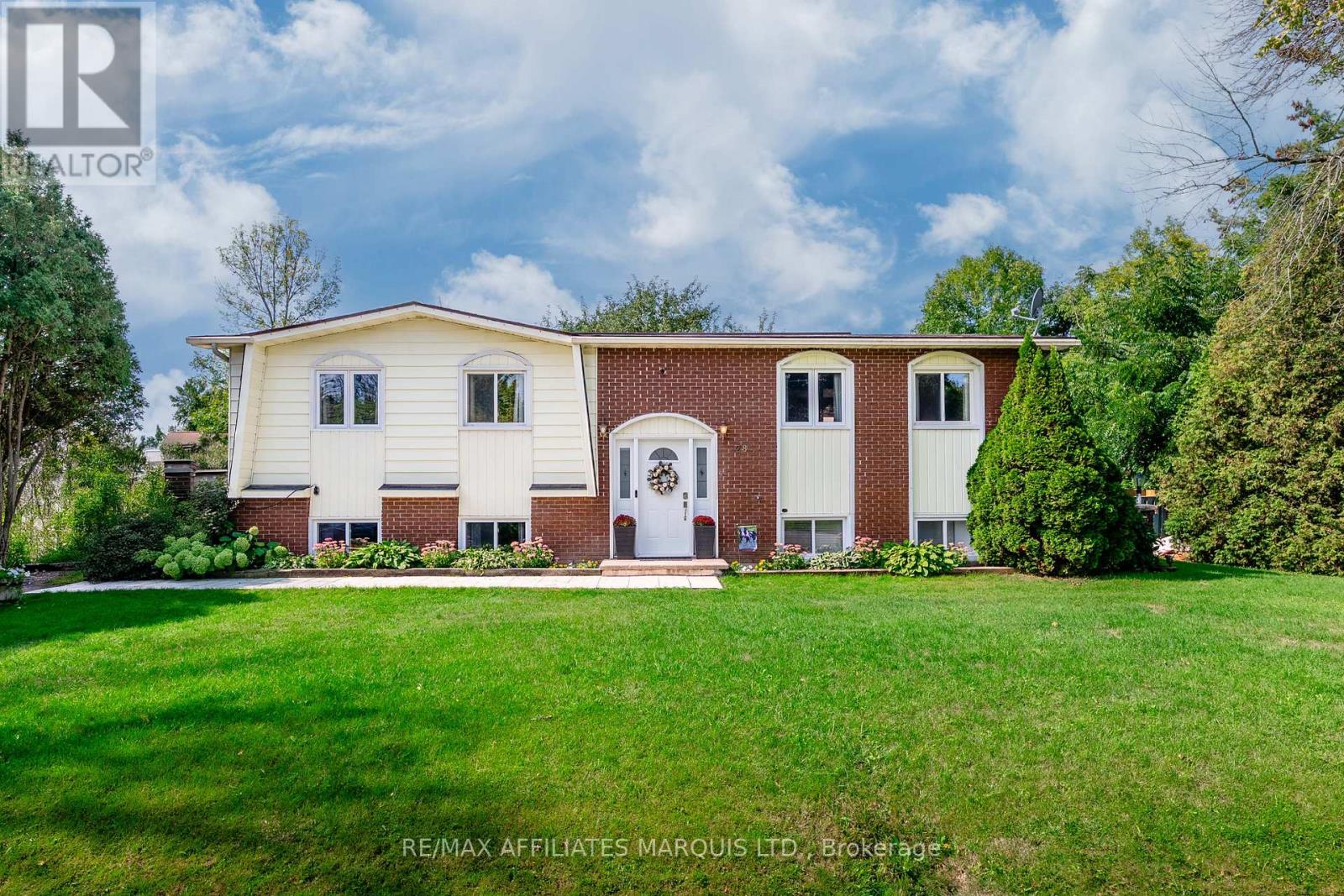 28 Broad St, South Glengarry, ON K0C 1N0