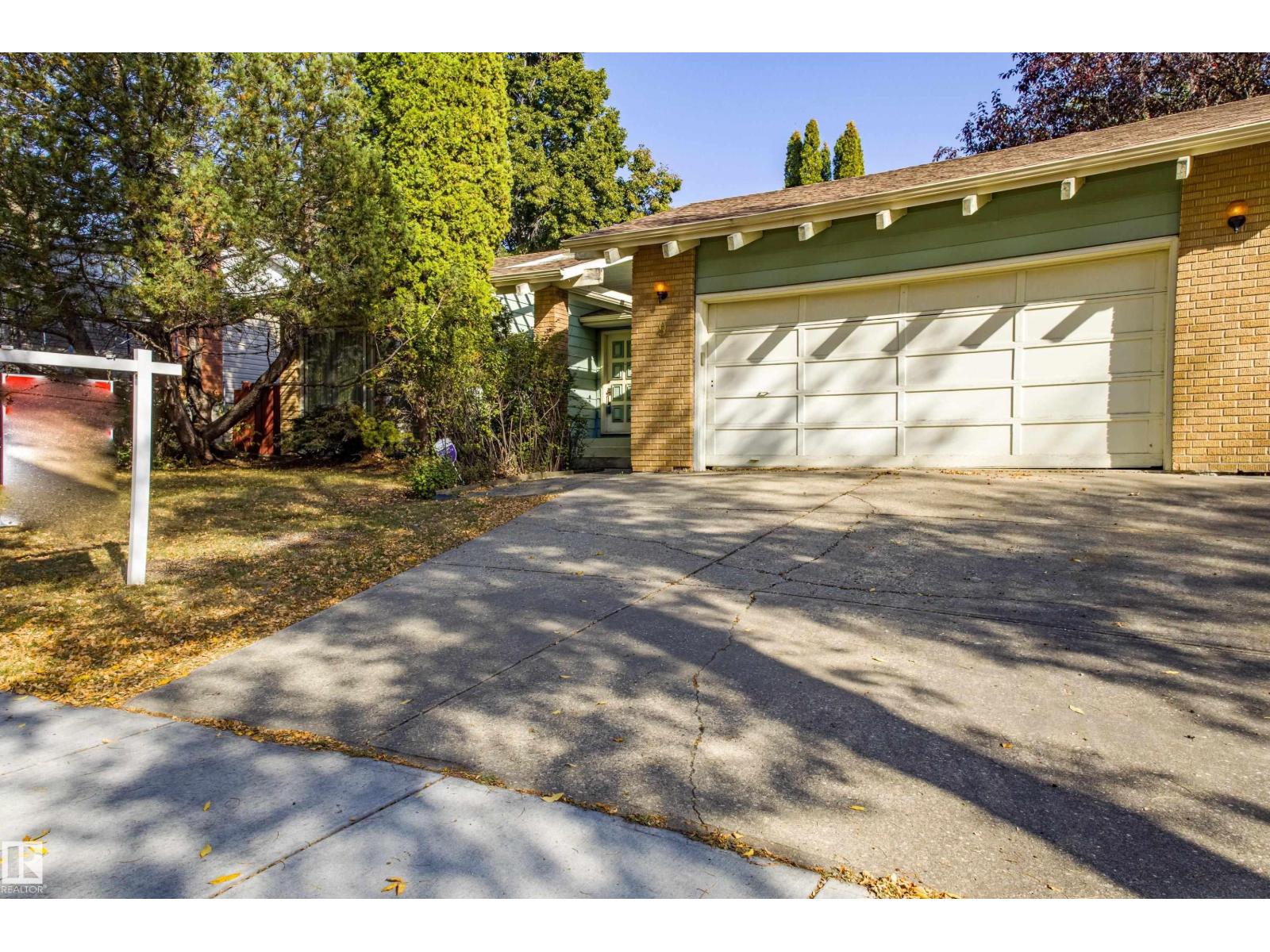 9 Greer Cr, St. Albert, AB T8N 1T7