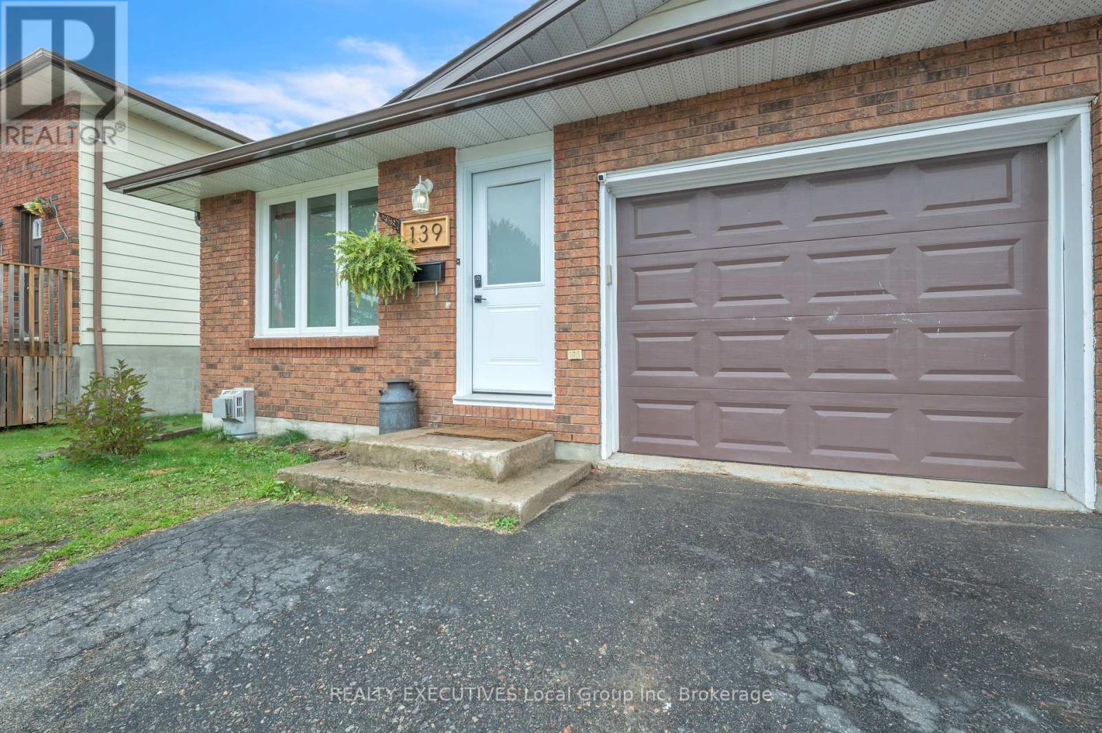 139 Massey Dr, North Bay, ON P1A 4G6