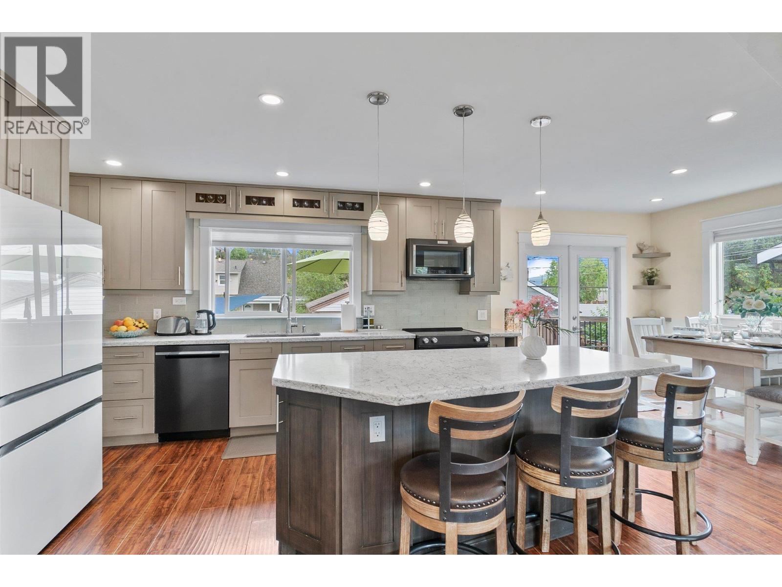 845 Richter St, Kelowna, BC V1Y 2J9