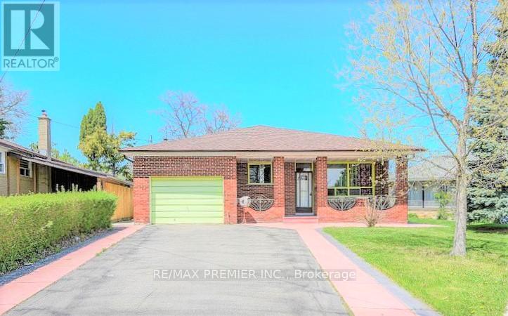 35 Taysham Cres, Toronto, ON M9V 1X1