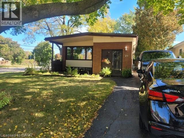 89 Deschene Ave, Hamilton, ON L9A 3J9