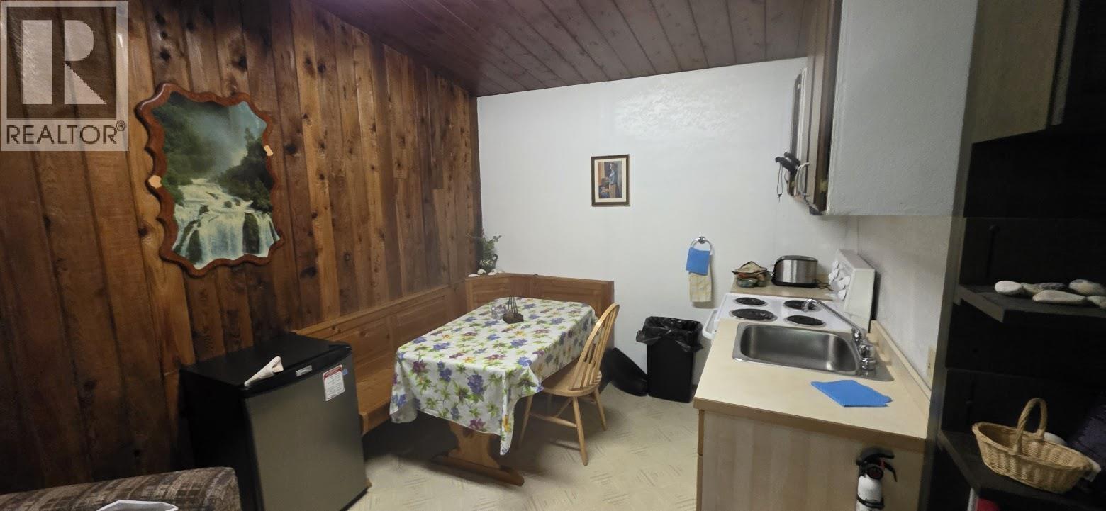 4 Newcombe Ave, Port Clements, BC V0T 1R0