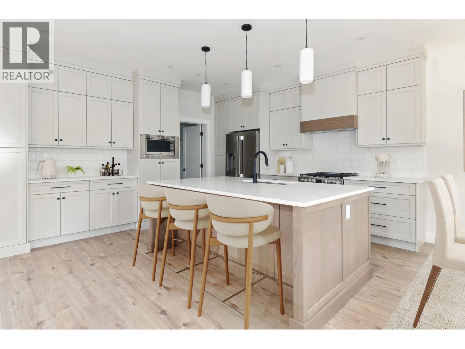 19564 Hammond Rd, Pitt Meadows, BC V3Y 1L5