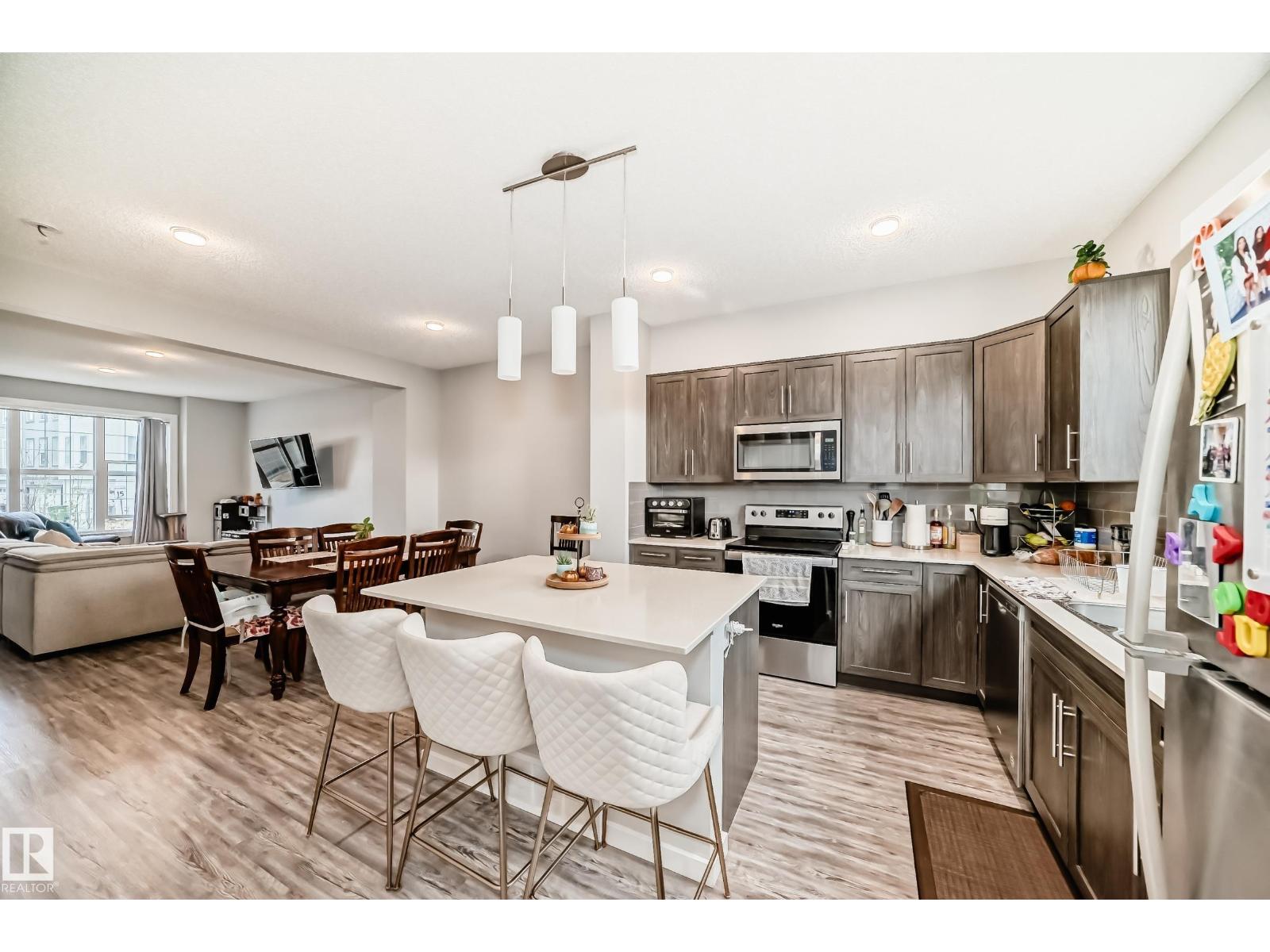 2609 Maple Way NW, Edmonton, AB T6T 2K1