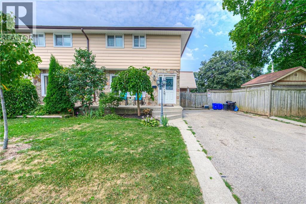 217 Southwood Dr, Cambridge, ON N1S 3S3