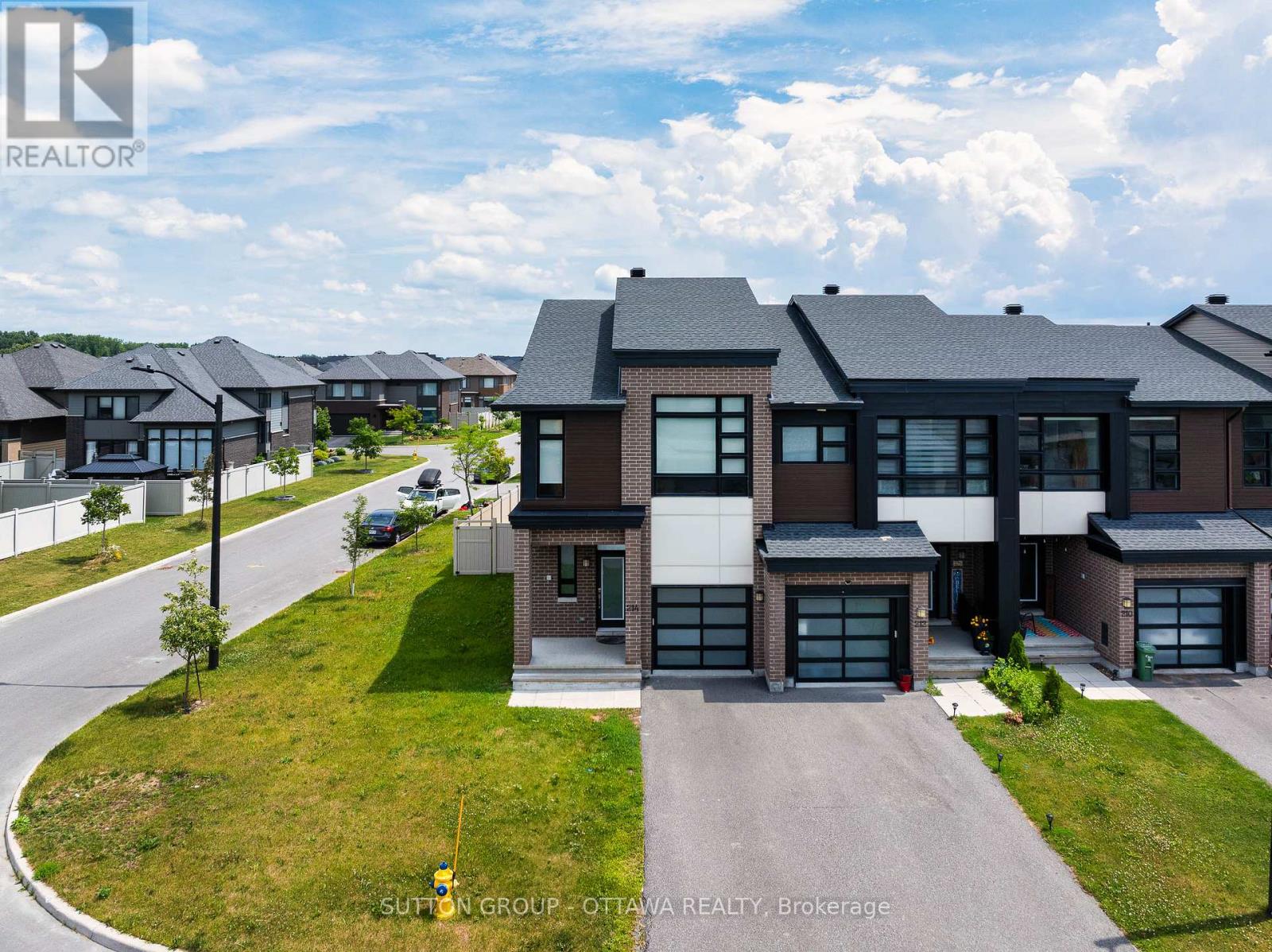 214 Big Dipper St, Ottawa, ON K4M 0K5