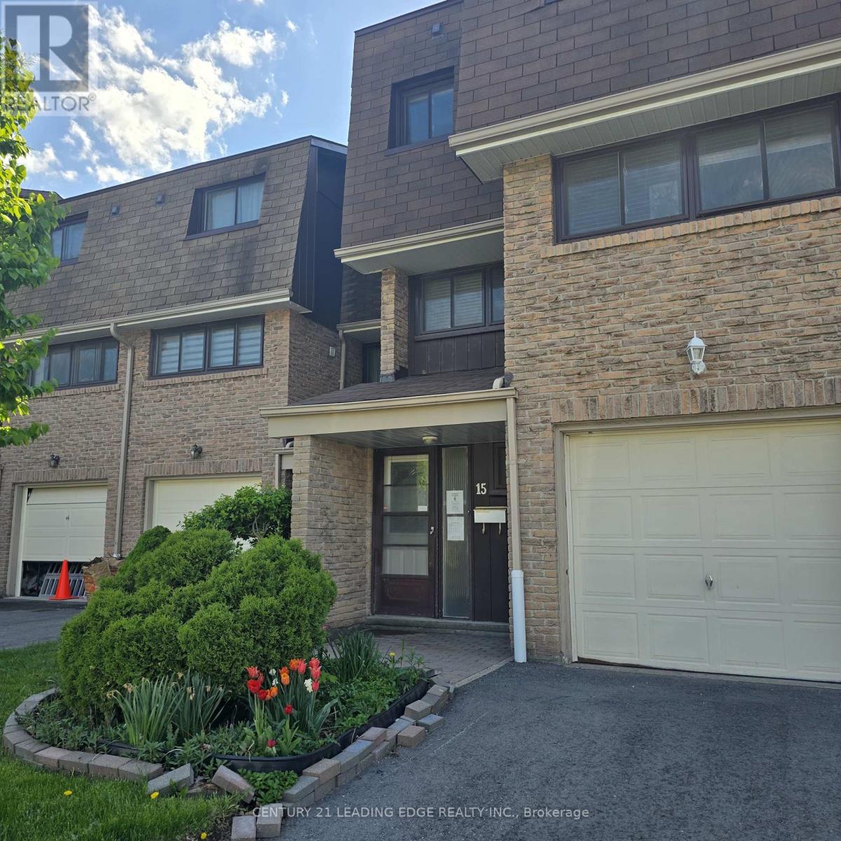 15 1958 Rosefield Rd, Pickering, ON L1V 2V8
