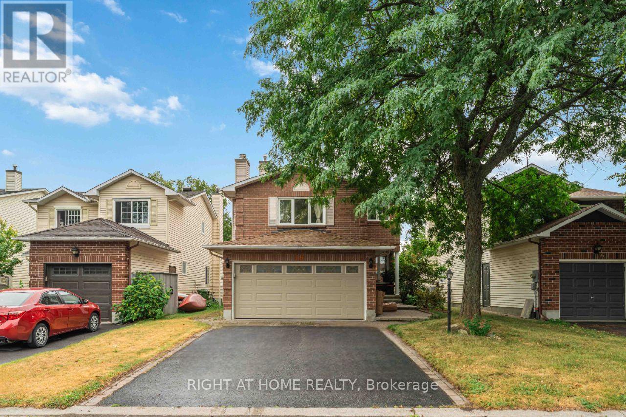 18 Shetland Way, Ottawa, ON K2M 1R9