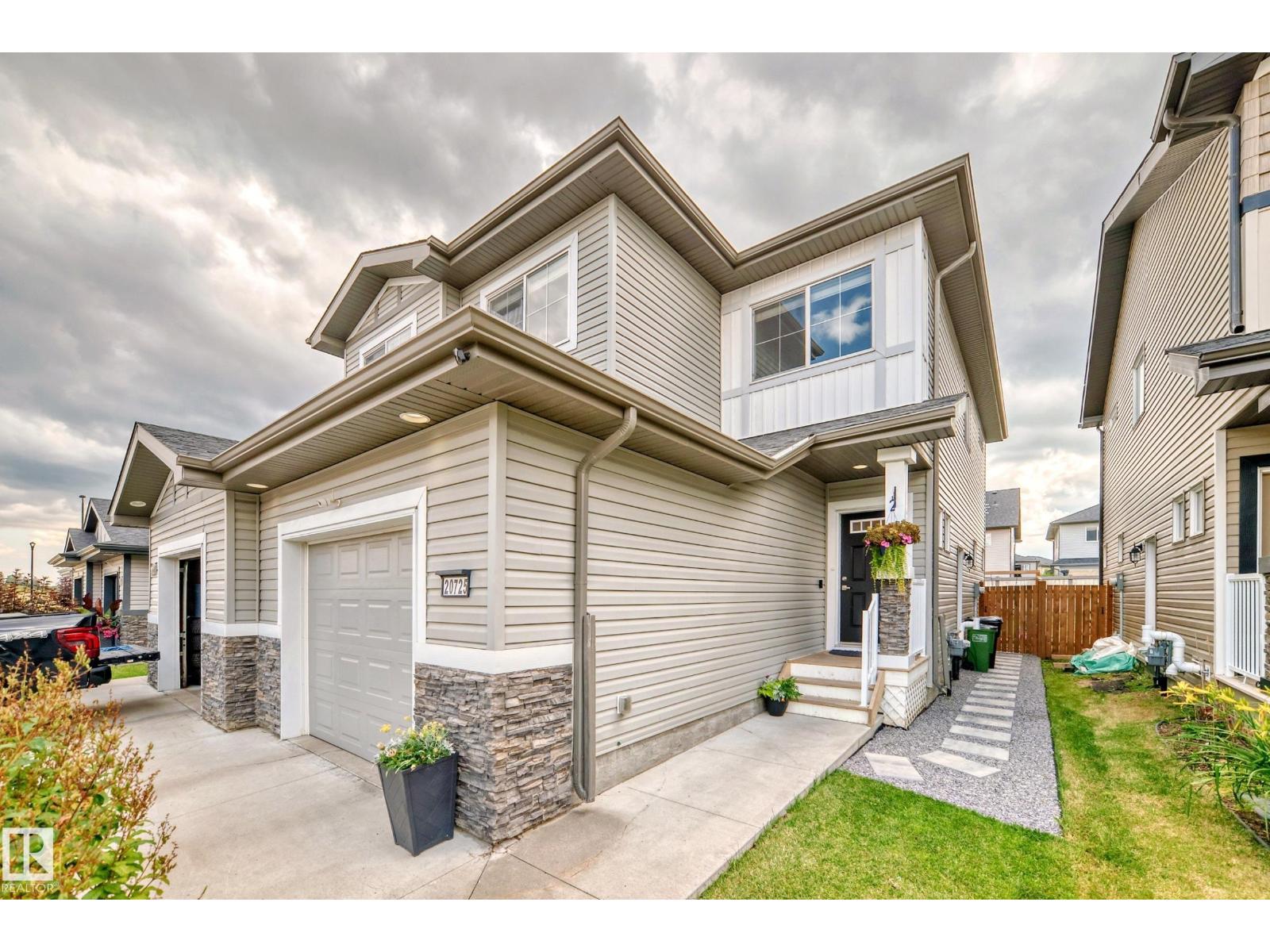 99 Av Nw Unit 20725 #a, Edmonton, AB T5T 7G4