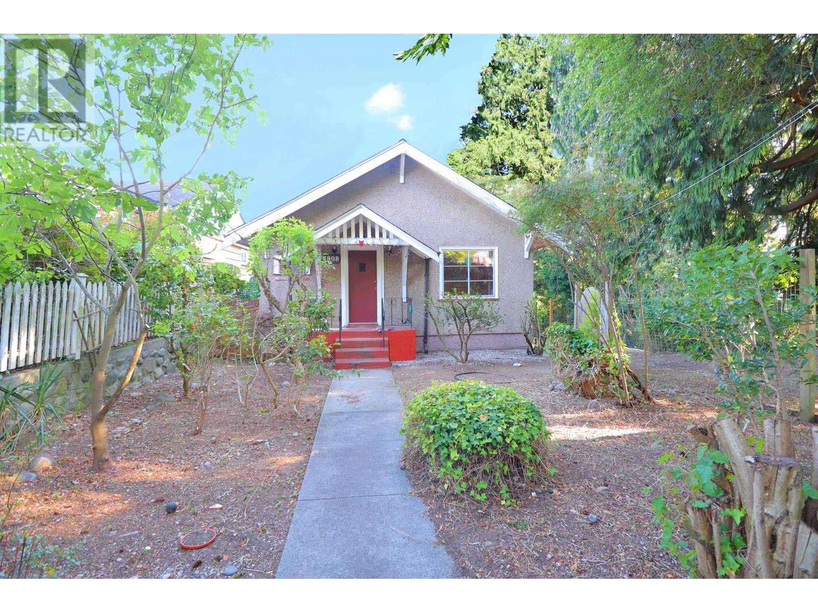 5808 Portland St, Burnaby, BC V5J 2R8