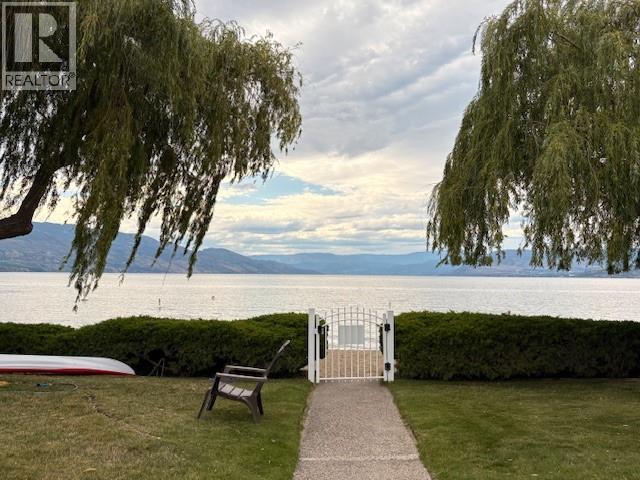 4004 Bluebird Road Unit 301, Kelowna, BC V1W 1X6