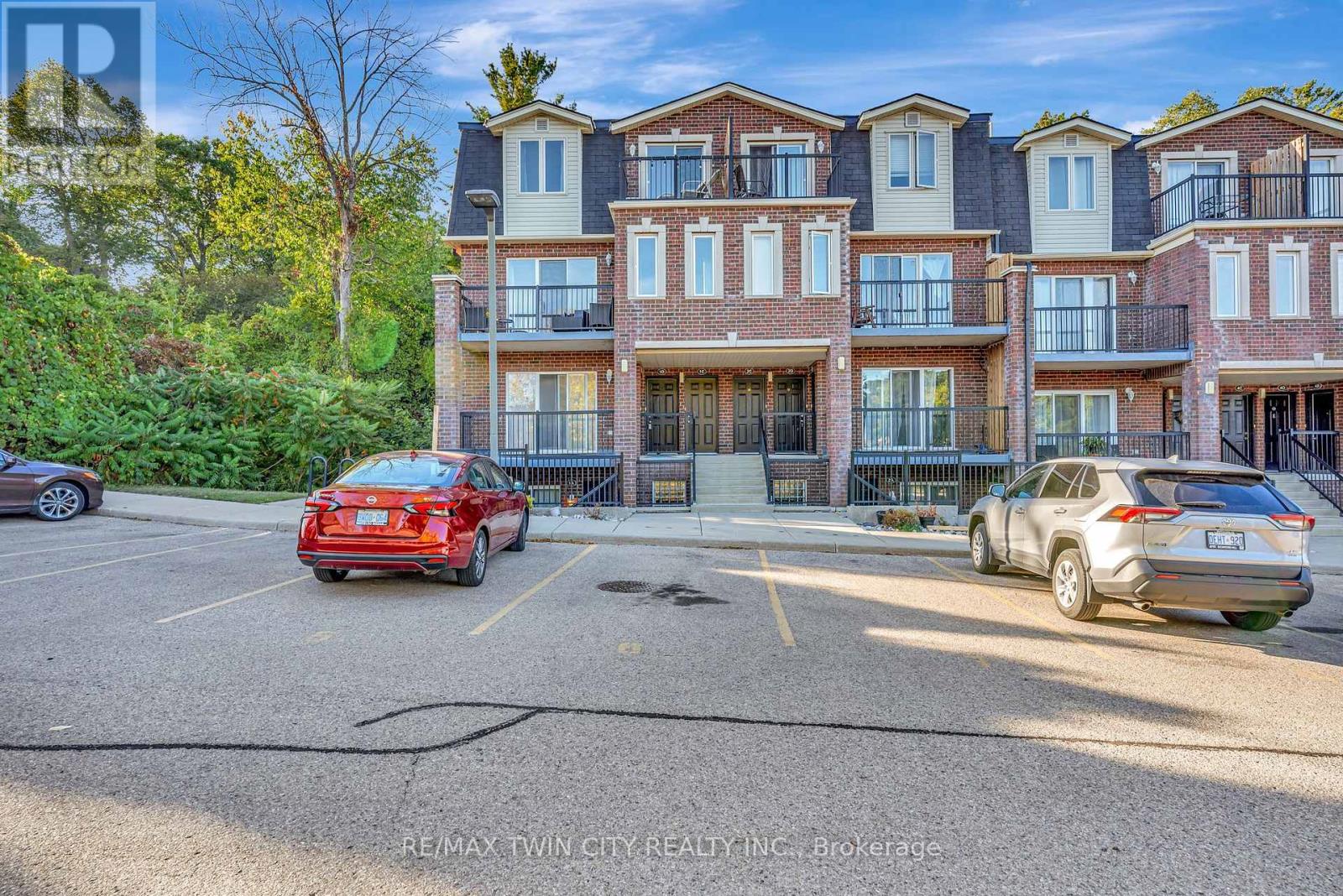 1 Unit 45 Cedarhill Cres #d, Kitchener, ON N2E 0A2