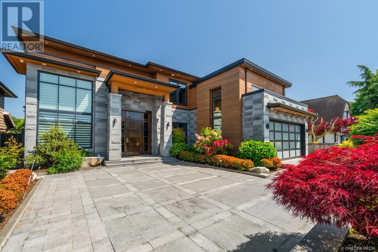 8180 Sunnywood Dr, Richmond, BC V6Y 3G5